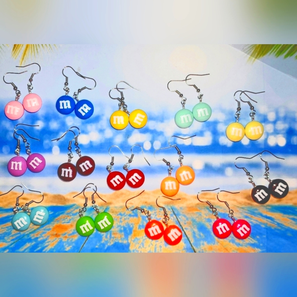 M&M Earrings **1 Pair**